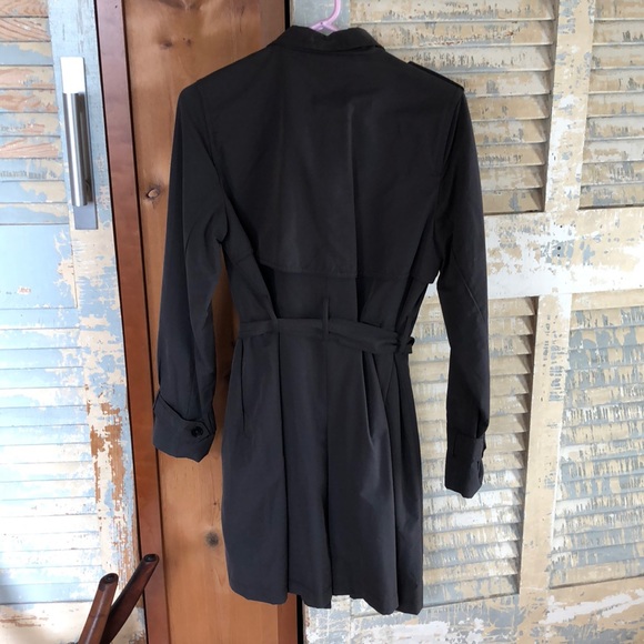 Gap trench style rain coat NWT - Picture 2 of 4